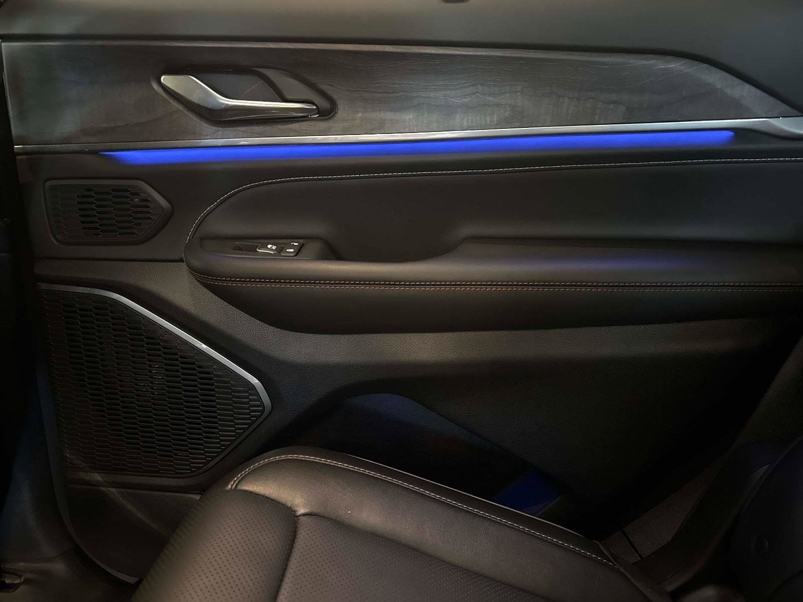 Used 2025 Jeep Grand Cherokee L Overland w/ Luxury Tech Group IV image 15