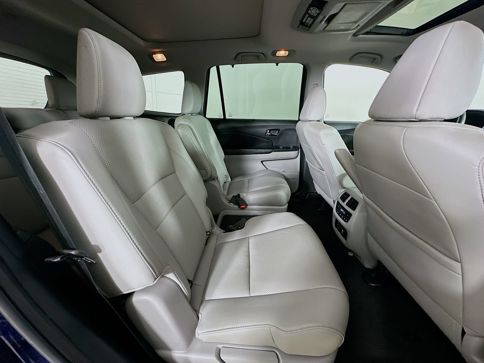 Used 2016 Honda Pilot Elite image 41