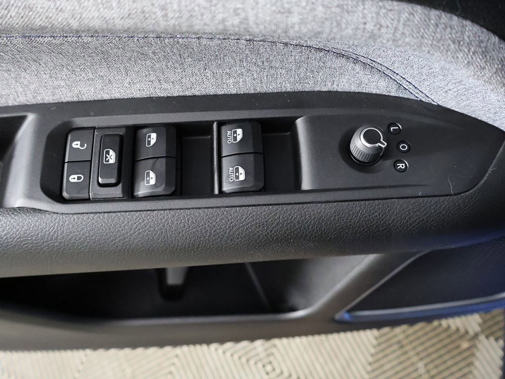 Used 2024 Jeep Compass Latitude AWD/4WD image 32