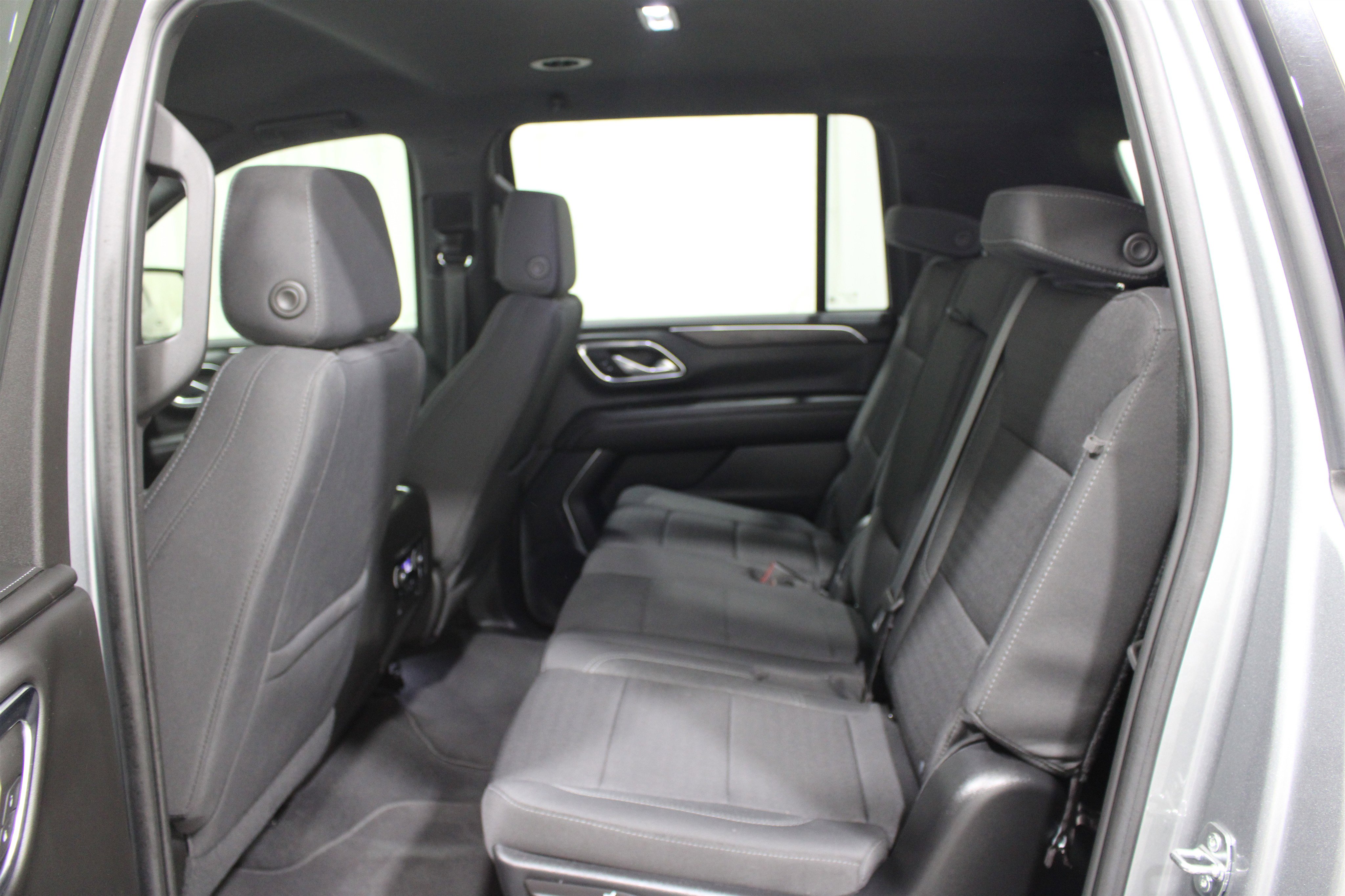 Used 2023 Chevrolet Suburban LS image 18