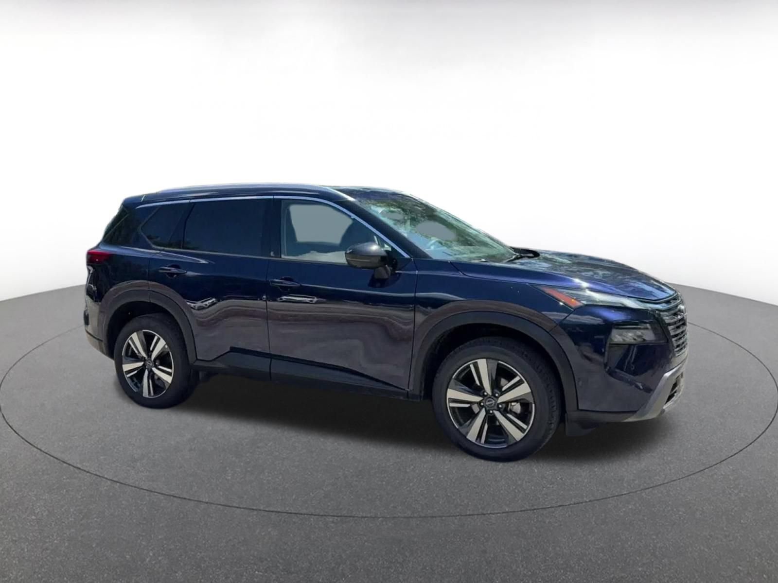 Used 2026 Nissan Rogue SL AWD/4WD image 2