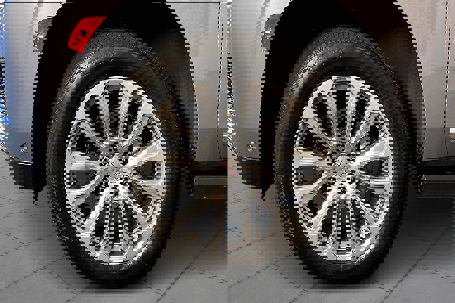 Used 2023 GMC Yukon XL Denali w/ Denali Reserve Package image 10