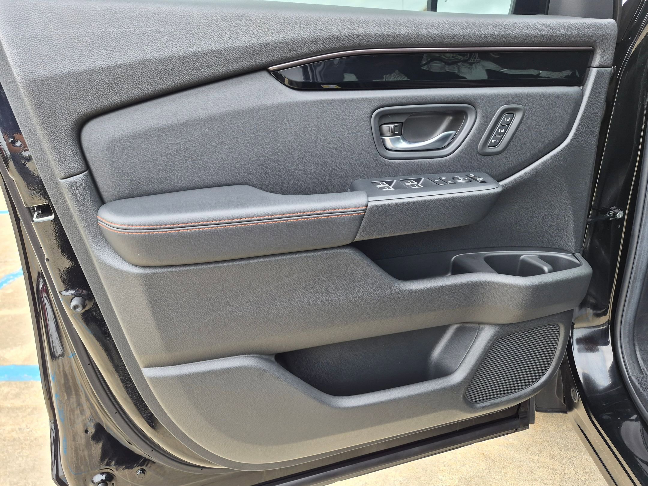 Certified 2025 Honda Pilot TrailSport image 13