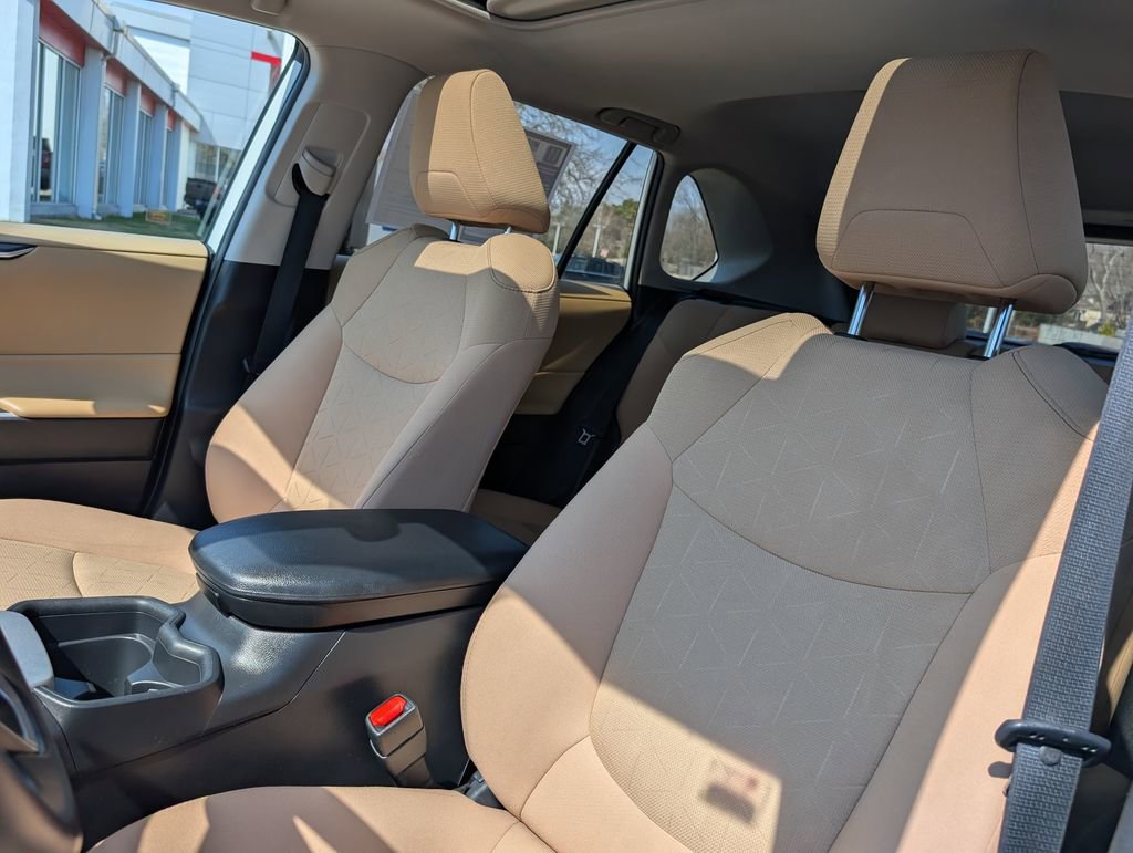 Used 2020 Toyota RAV4 XLE w/ Convenience Package AWD/4WD image 19