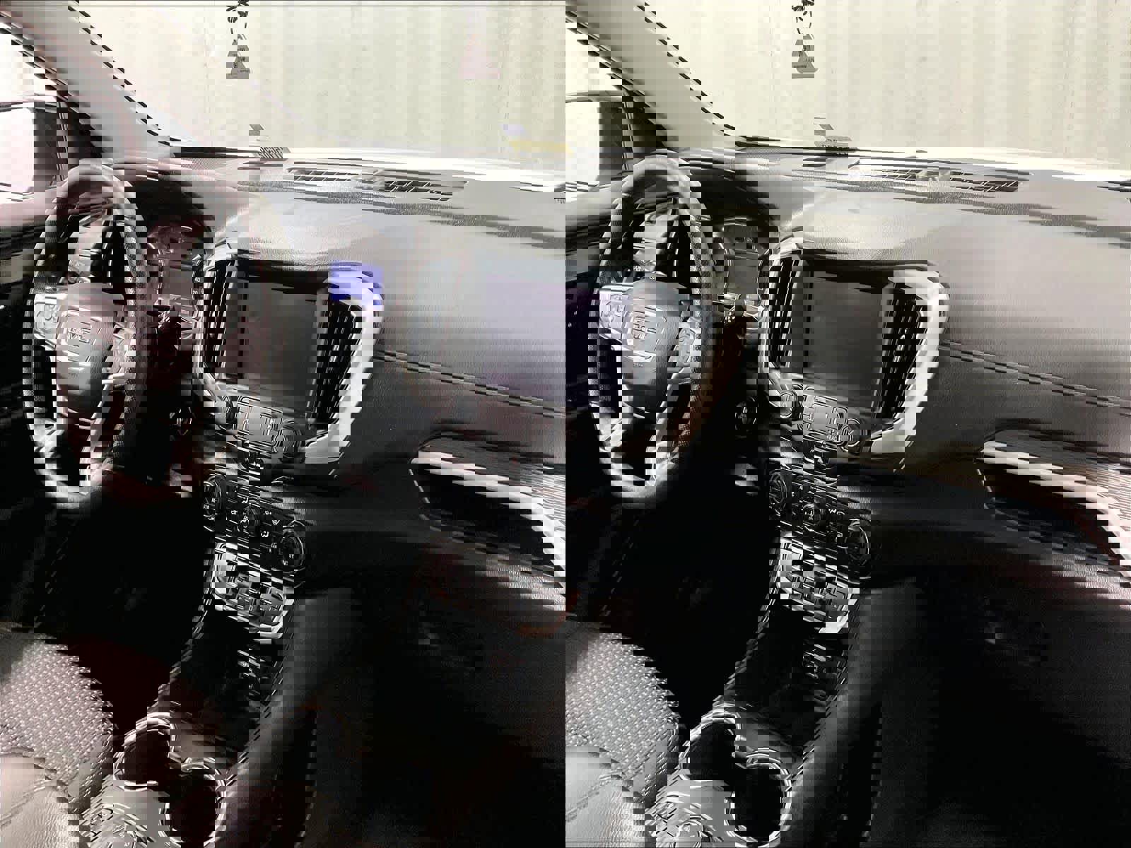 Used 2023 GMC Terrain SLE w/ Driver Convenience Package image 14