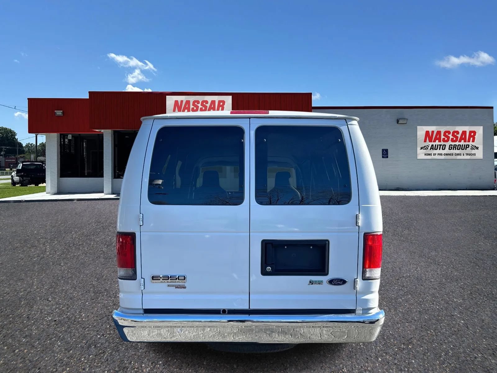 Used 2014 Ford E-350 and Econoline 350 XLT RWD image 5