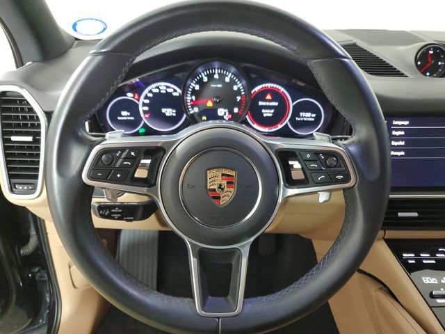 Used 2022 Porsche Cayenne w/ Premium Package image 25