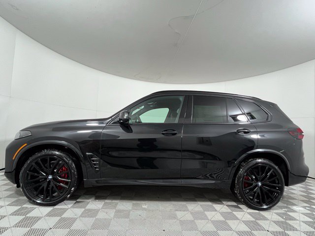 New 2026 BMW X5 xDrive40i w/ M Sport Package AWD/4WD image 4