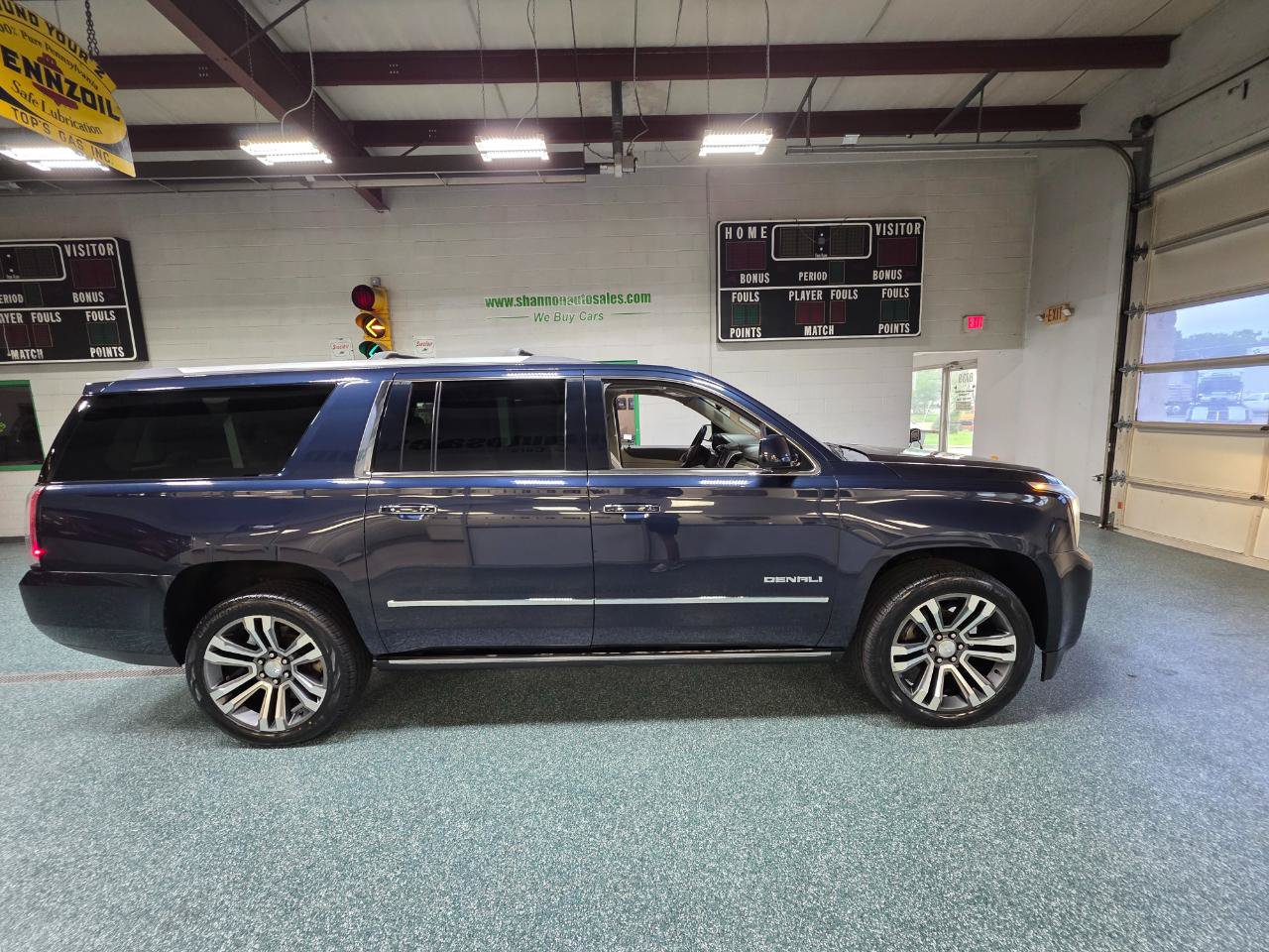 Used 2018 GMC Yukon XL Denali w/ Denali Ultimate Package AWD/4WD image 5
