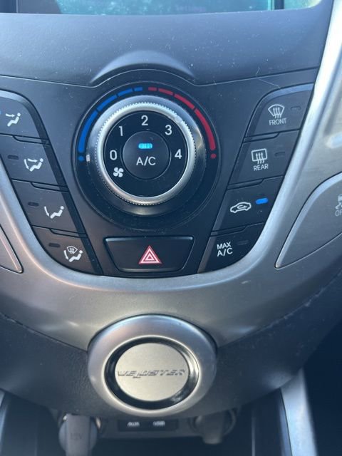 Used 2016 Hyundai Veloster image 17