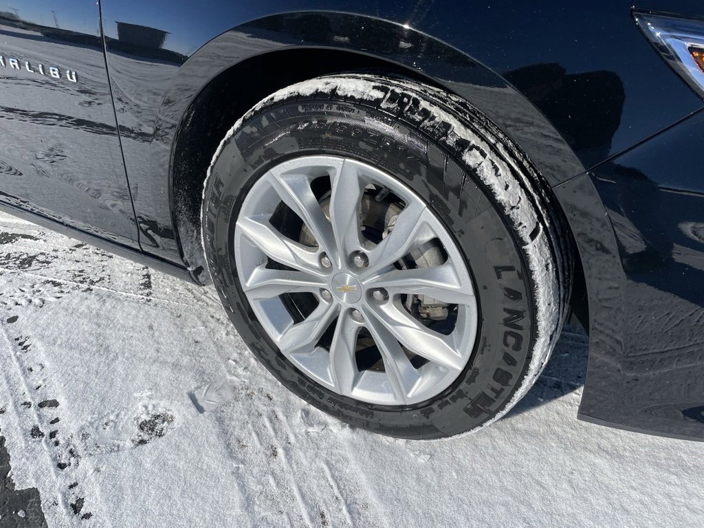 Used 2025 Chevrolet Malibu LT image 3