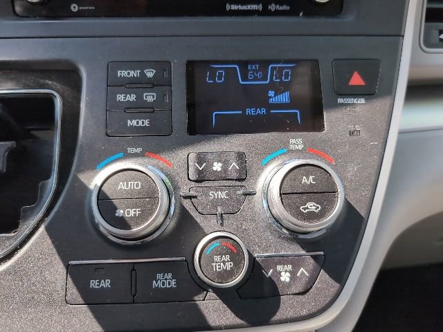 Used 2020 Toyota Sienna LE w/ LE Preferred Package AWD/4WD image 17