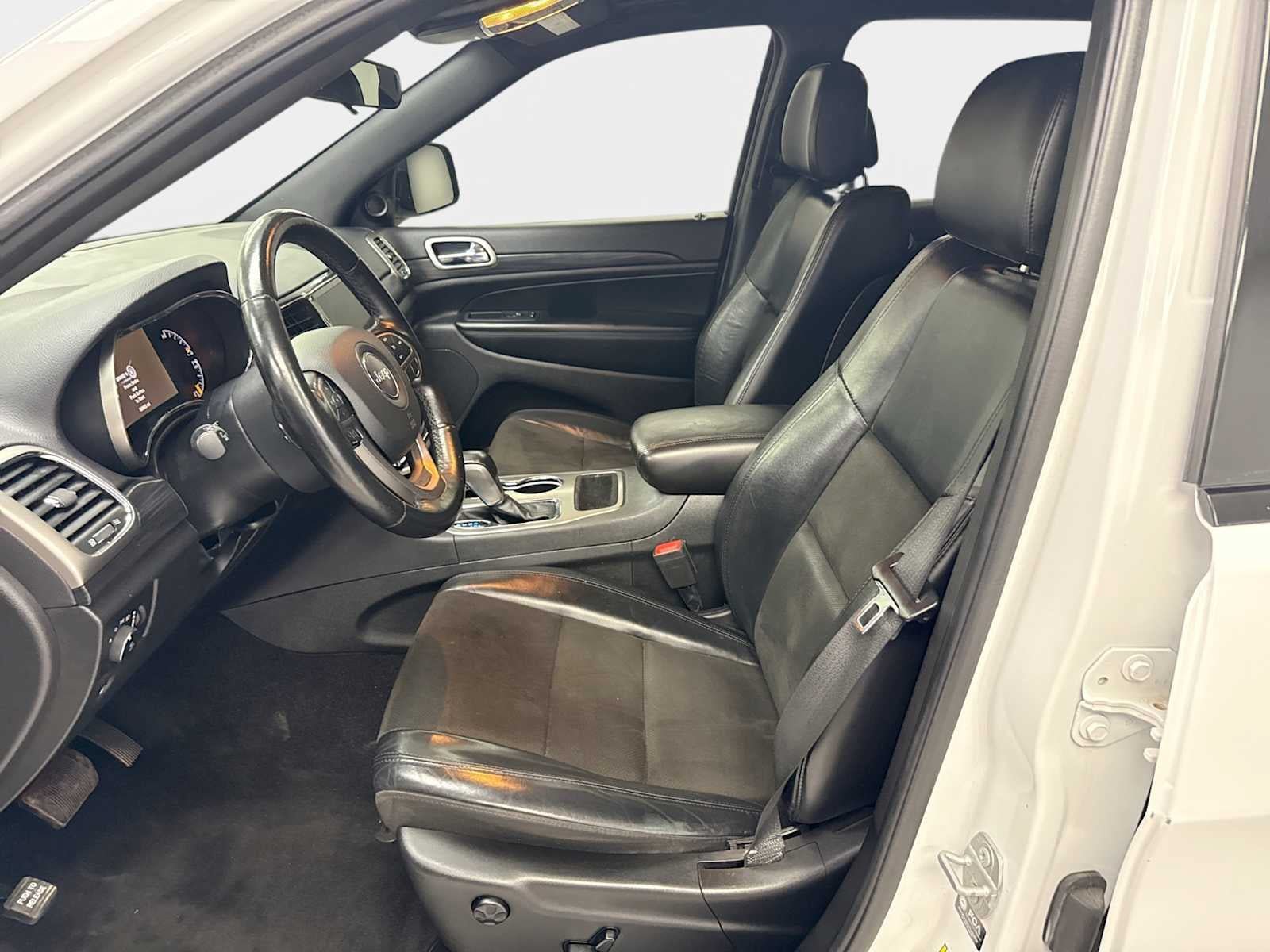 Used 2021 Jeep Grand Cherokee Laredo X AWD/4WD image 13