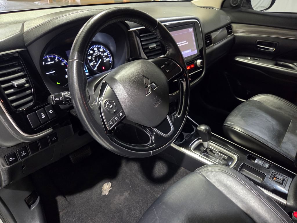 Used 2020 Mitsubishi Outlander SEL image 5