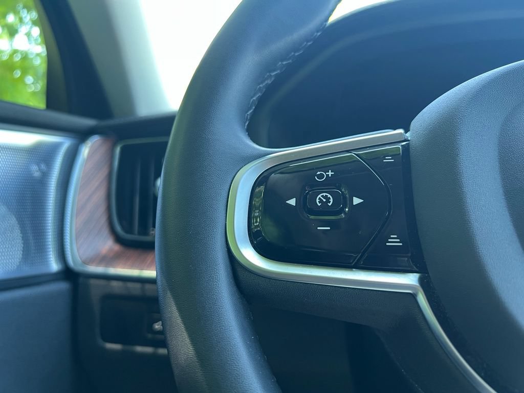 Certified 2023 Volvo XC60 B5 Ultimate AWD/4WD image 12