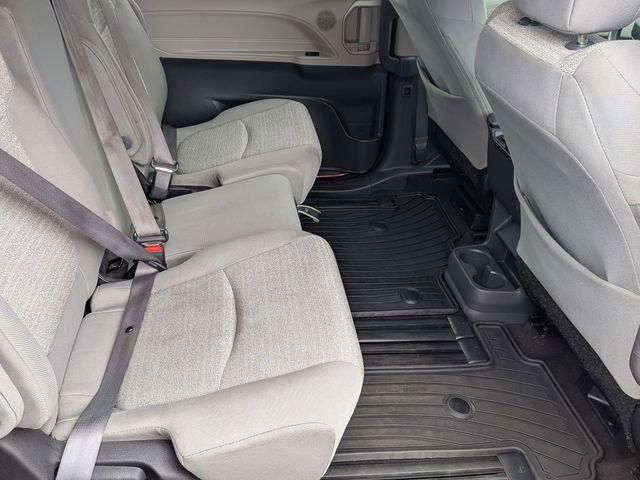 Used 2022 Toyota Sienna LE w/ LE Plus Package image 26