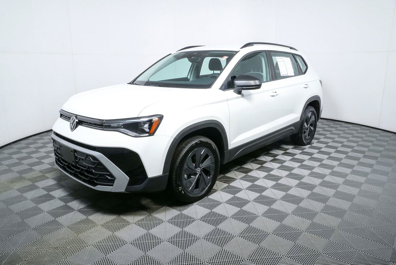 Certified 2025 Volkswagen Taos S FWD image 29