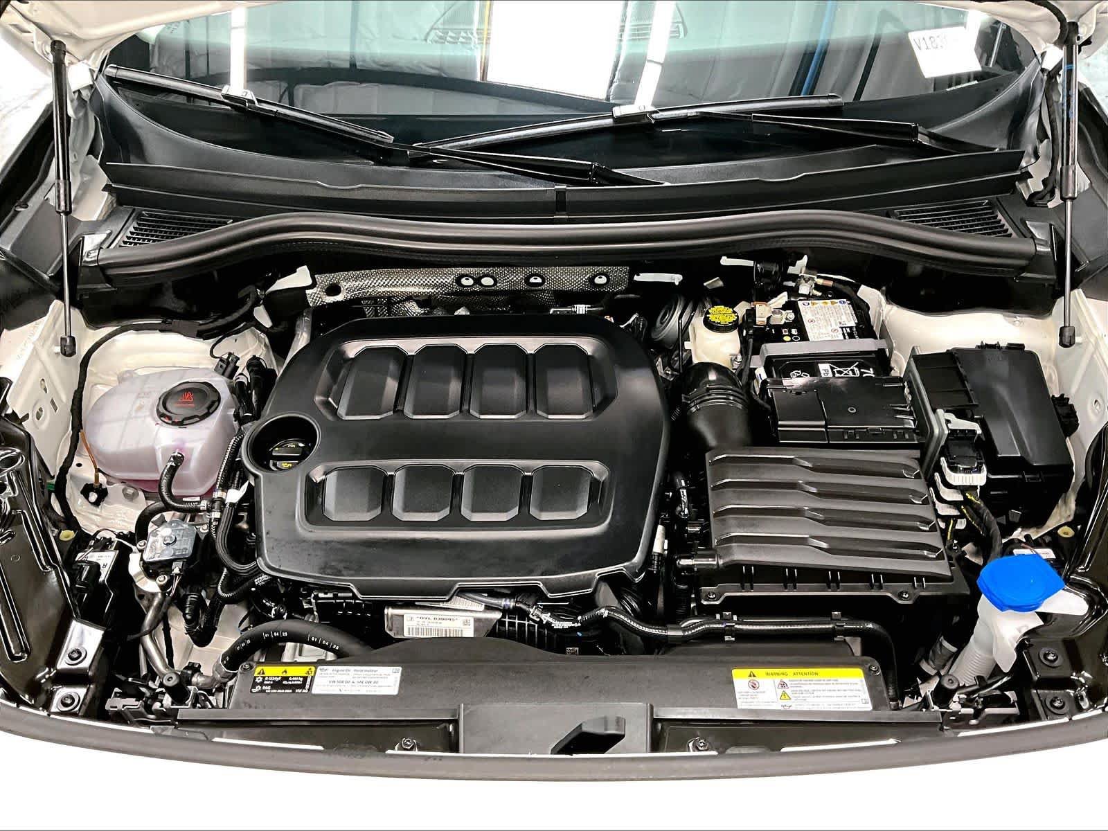 Certified 2025 Volkswagen Tiguan SE FWD image 13