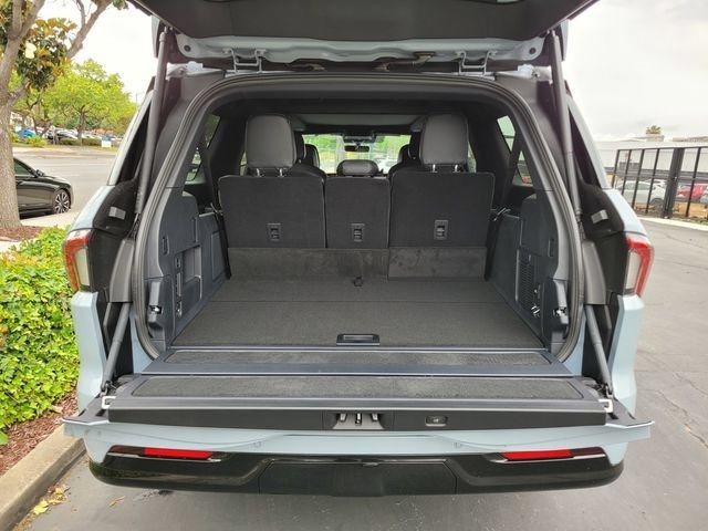 New 2026 Lincoln Navigator L Reserve w/ Jet Appearance Package AWD/4WD image 17