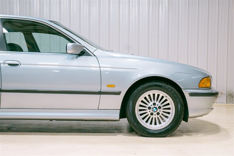 Used 1997 BMW 540i Sedan RWD image 11