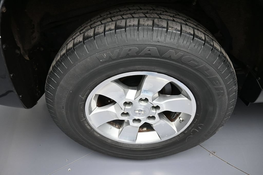 Used 2011 Toyota 4Runner SR5 w/ Premium Pkg w/Leather AWD/4WD image 13