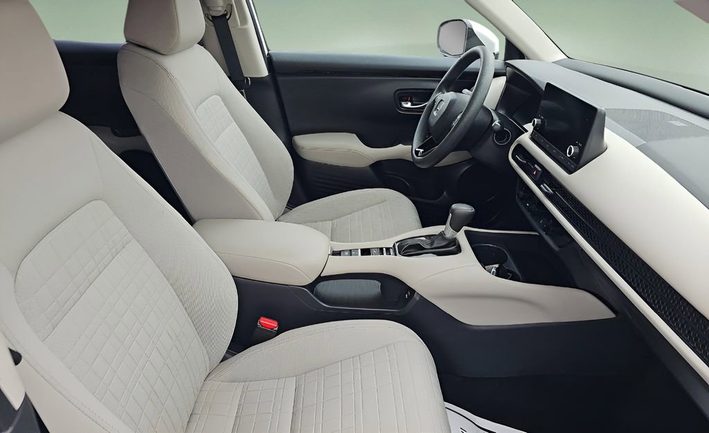Used 2025 Honda HR-V LX image 6