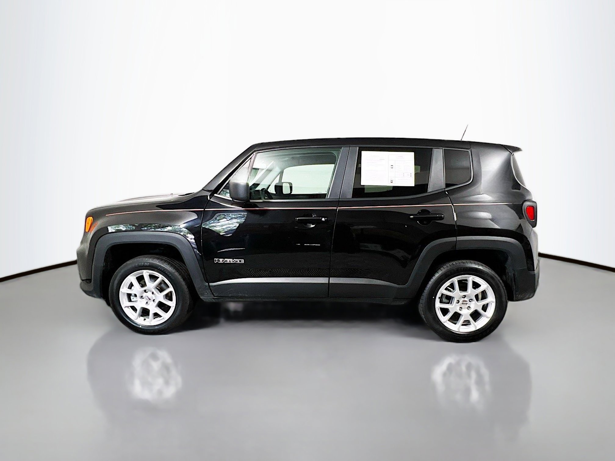 Used 2023 Jeep Renegade Latitude image 9