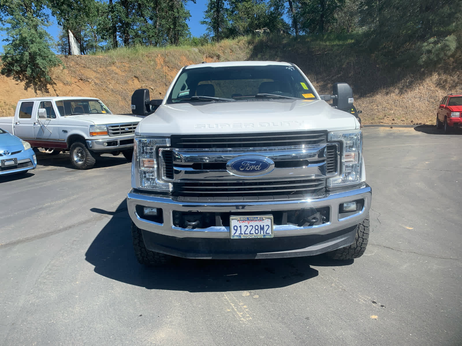 Used 2018 Ford F250 XLT w/ XLT Value Package AWD/4WD image 2