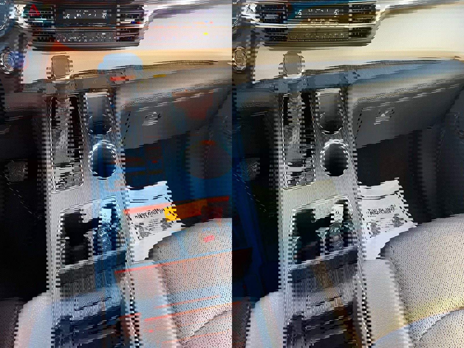 Used 2021 Toyota Sienna Platinum image 37