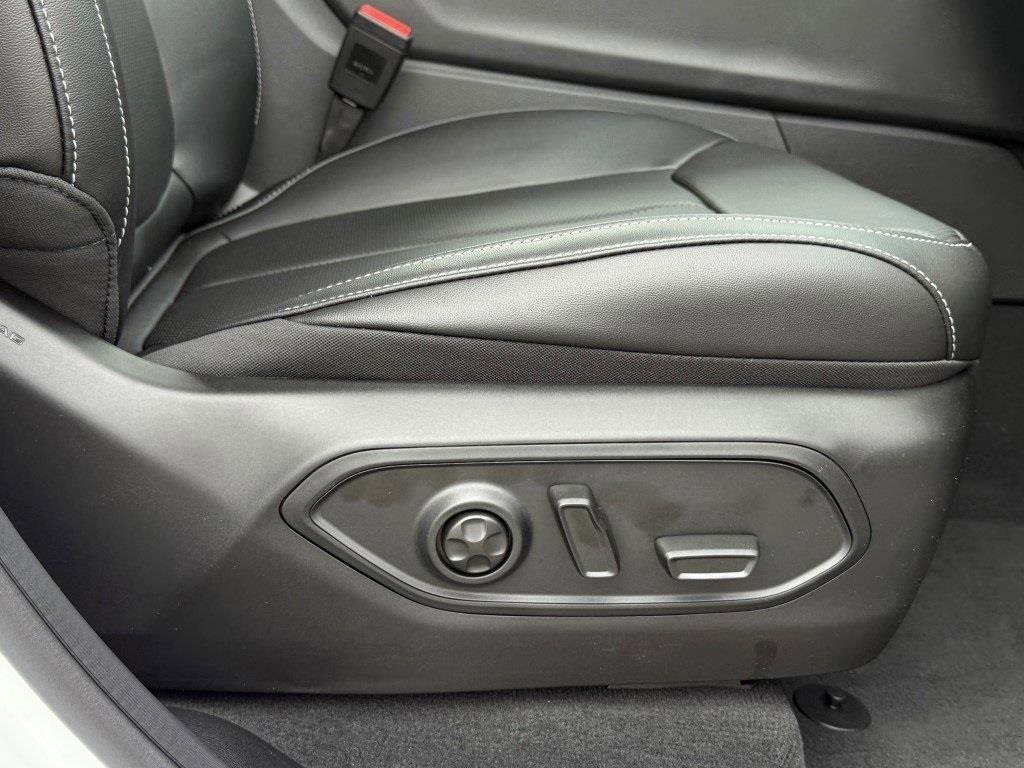 New 2025 Jeep Grand Cherokee L Limited w/ Luxury Tech Group II image 11