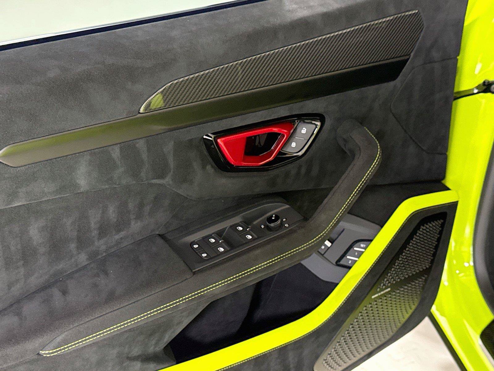 Used 2024 Lamborghini Urus Performante AWD/4WD image 12