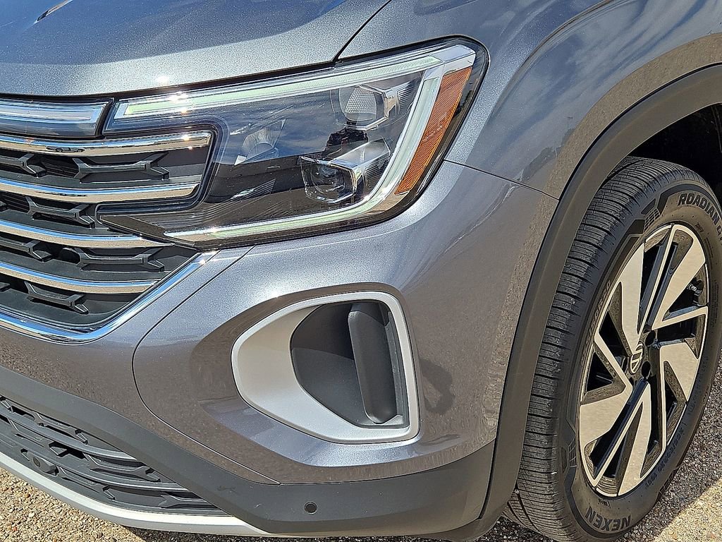 Used 2025 Volkswagen Atlas SE FWD image 9