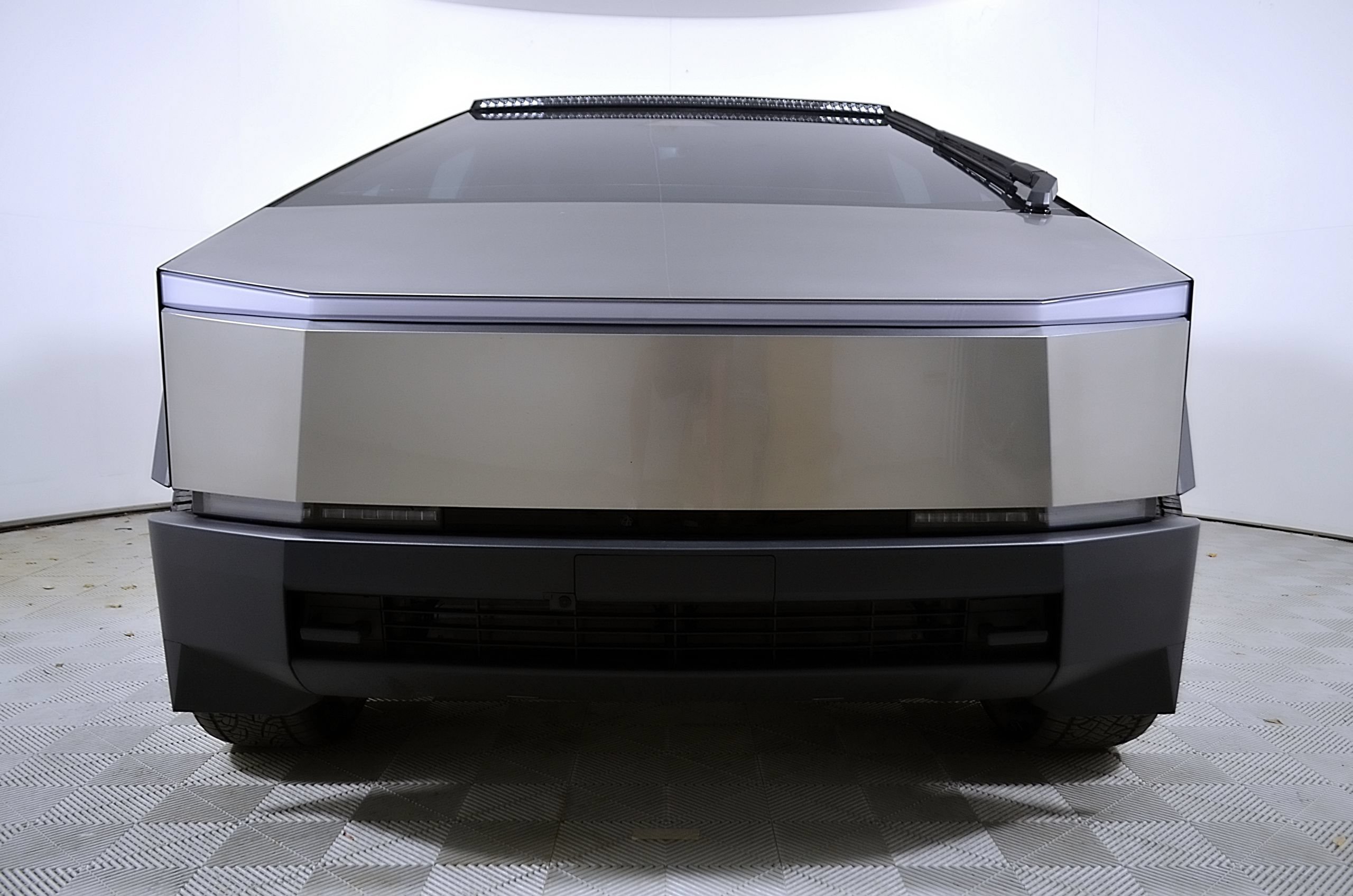 Used 2024 Tesla Cybertruck Cyberbeast AWD/4WD image 5