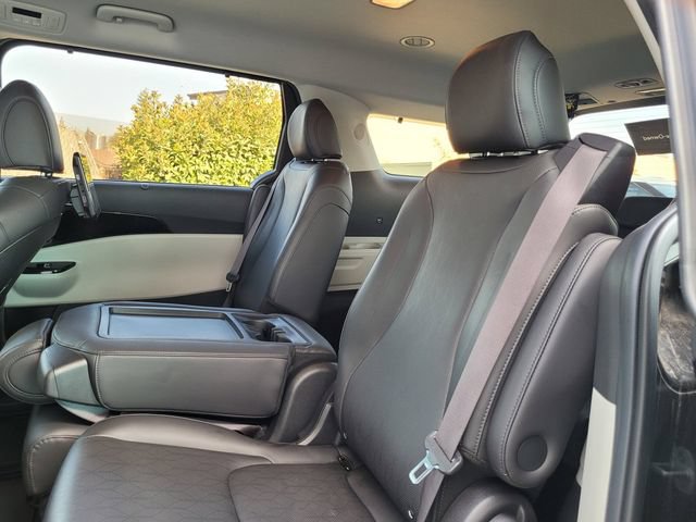 Used 2022 Kia Carnival SX FWD image 15