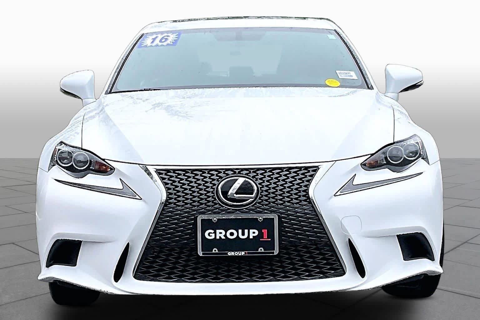 Used 2016 Lexus IS 200t w/ F Sport Package RWD image 4