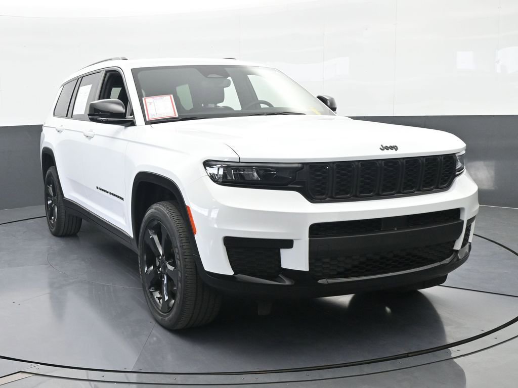 Used 2023 Jeep Grand Cherokee L Laredo RWD image 9
