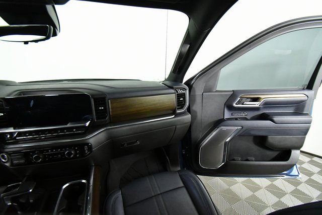 Used 2024 Chevrolet Silverado 1500 High Country w/ Technology Package image 20