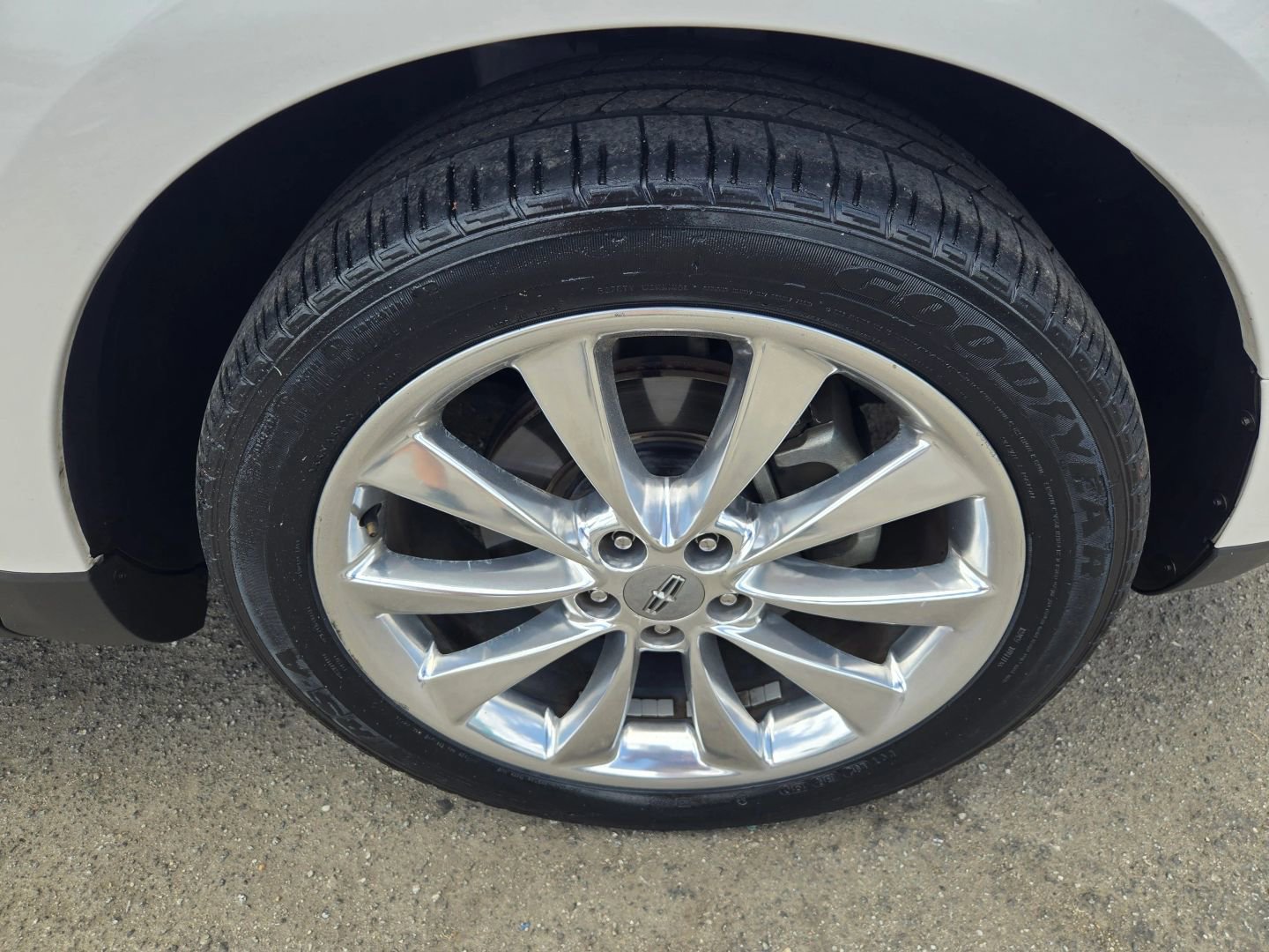 Used 2010 Lincoln MKT AWD image 34