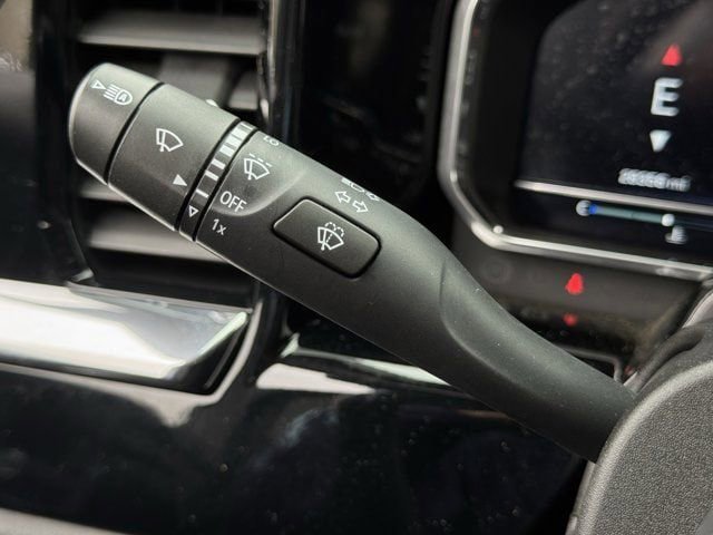Used 2024 Chevrolet Silverado 1500 LT AWD/4WD image 23