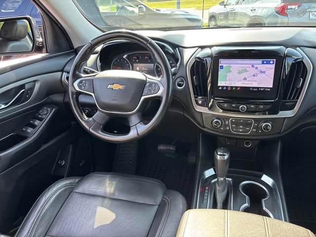 Used 2020 Chevrolet Traverse LT w/ LT Premium Package FWD image 12