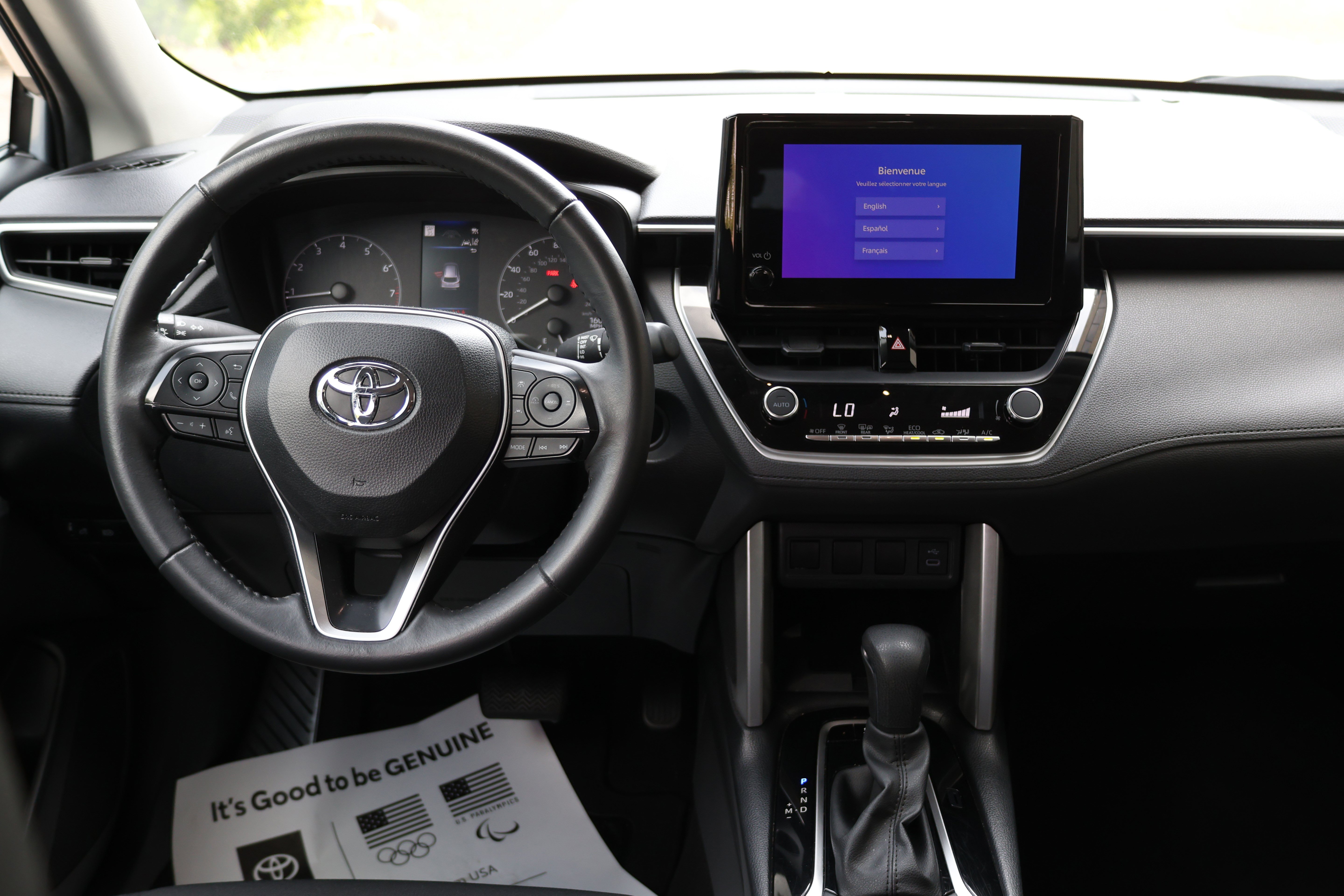 Used 2024 Toyota Corolla Cross LE AWD/4WD image 30