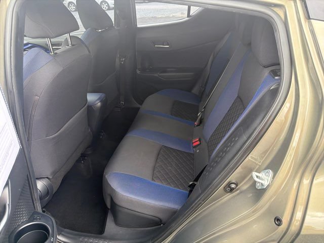 Used 2021 Toyota C-HR XLE FWD image 17