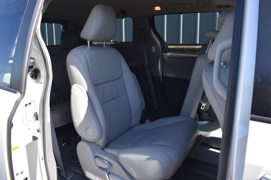Certified 2016 Toyota Sienna XLE w/ XLE Navigation Package FWD image 22