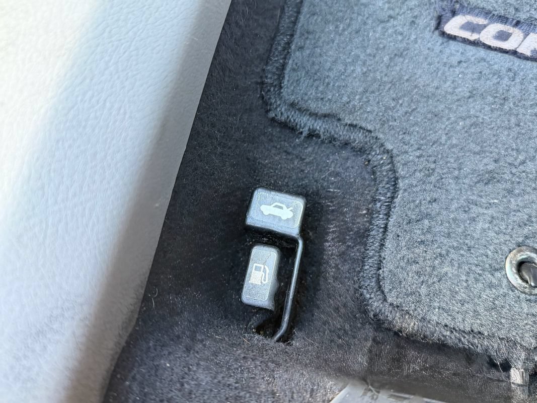 Used 2012 Toyota Corolla L FWD image 20