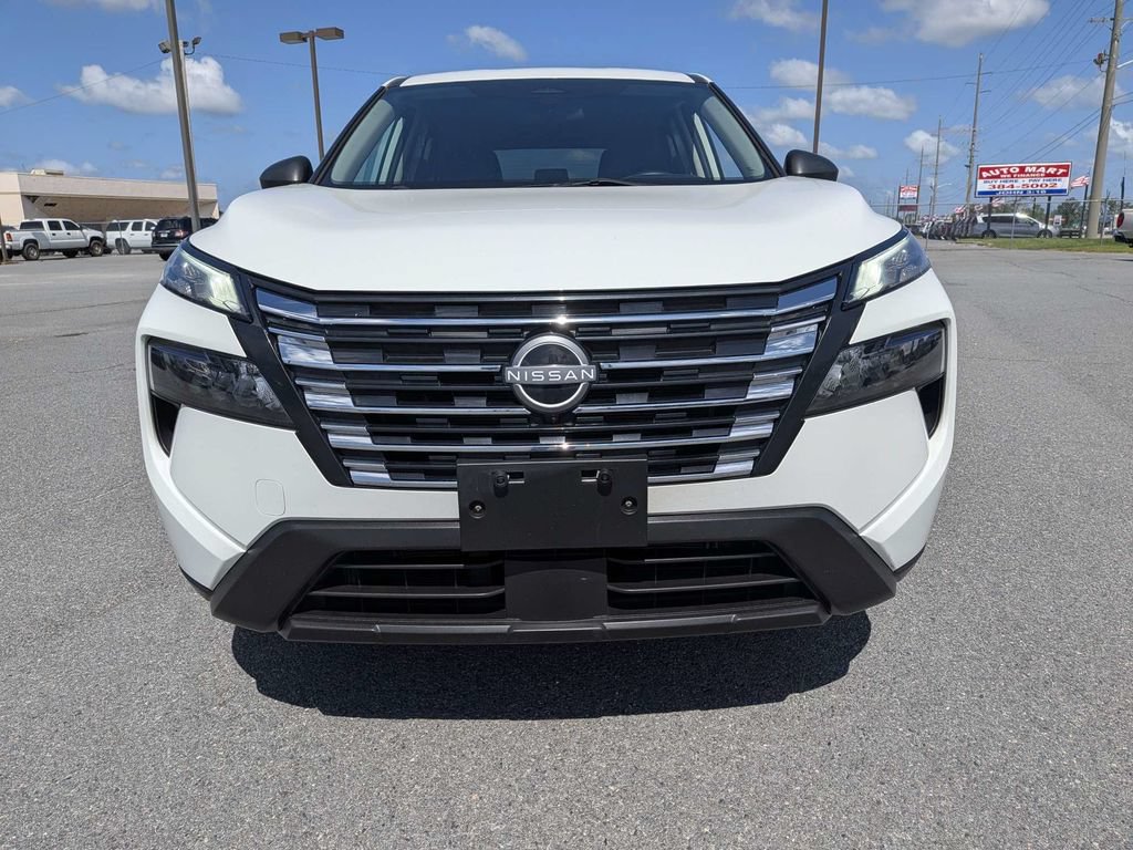 Used 2024 Nissan Rogue S FWD image 11
