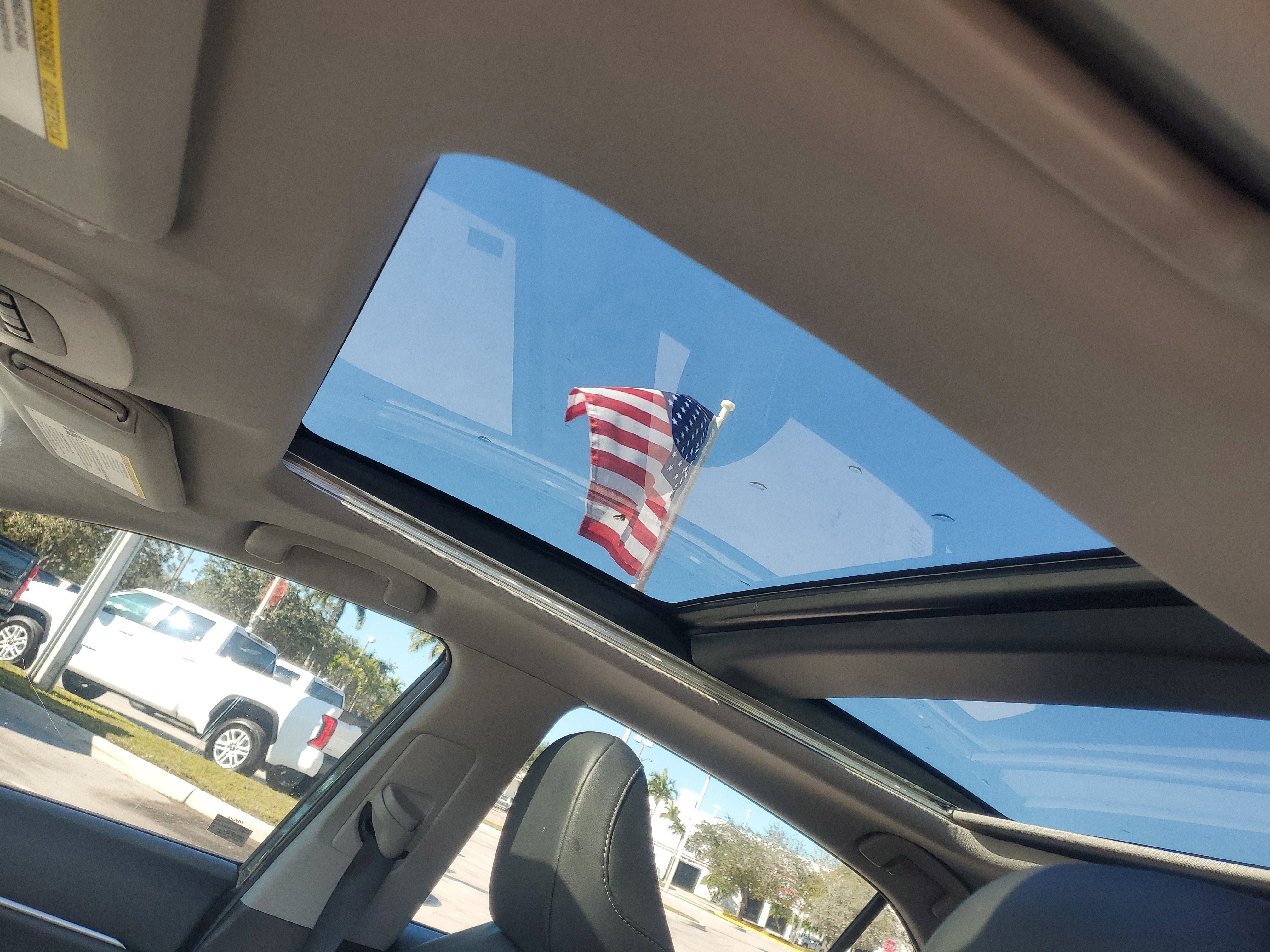 Used 2022 Toyota Camry XSE image 18