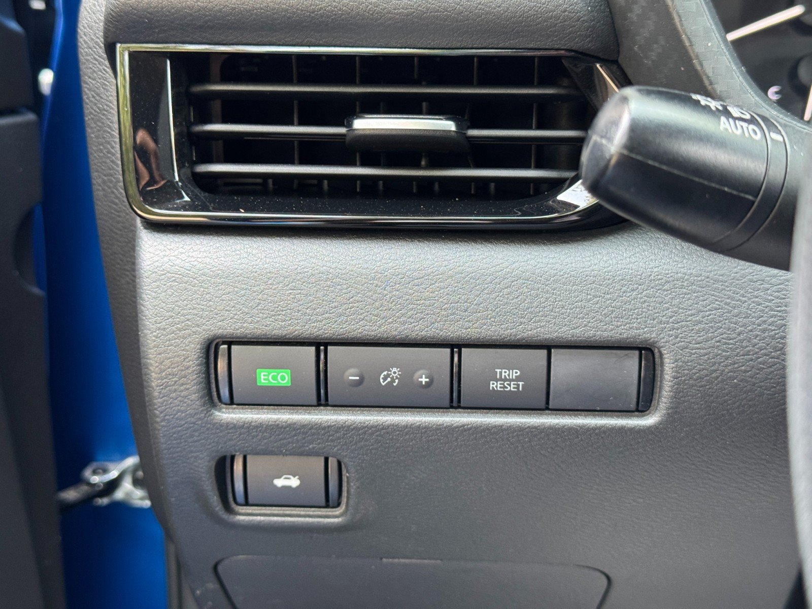 Used 2023 Nissan Sentra SV FWD image 16