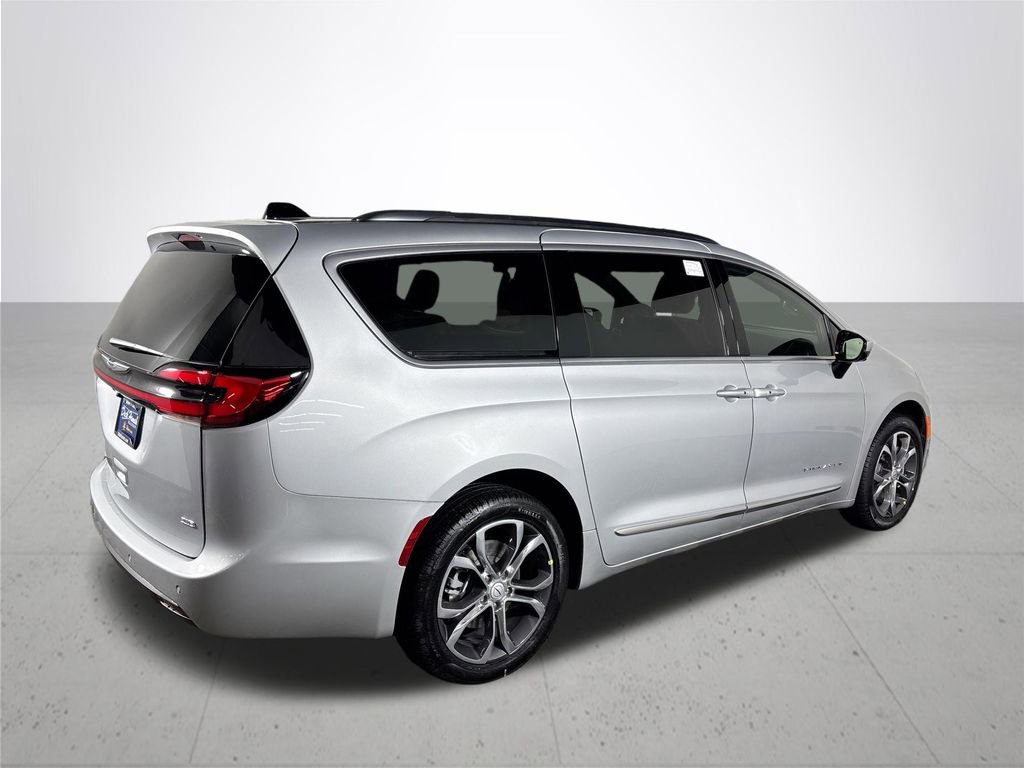 New 2026 Chrysler Pacifica Pinnacle image 6
