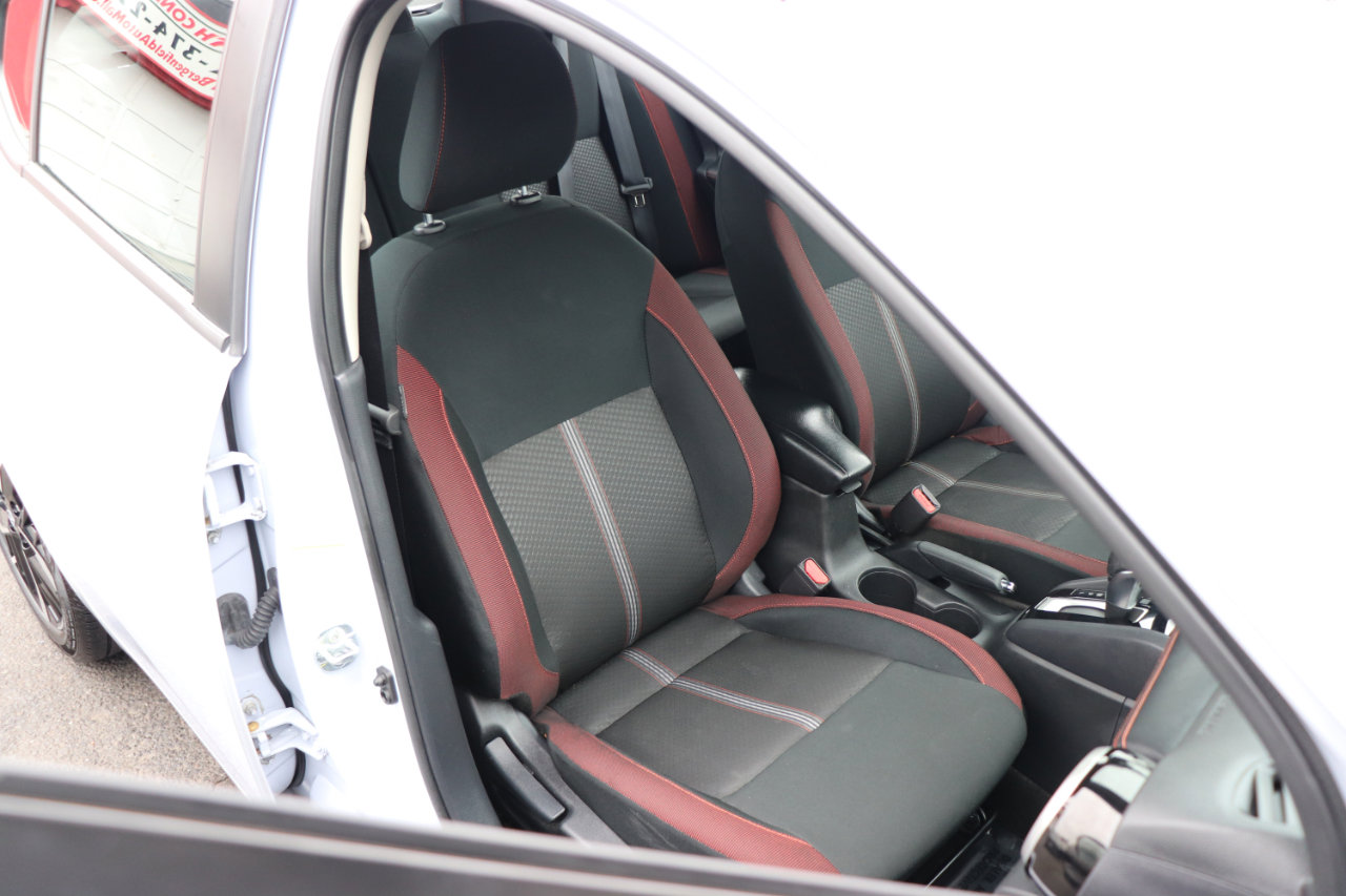 Used 2024 Nissan Versa SR image 14