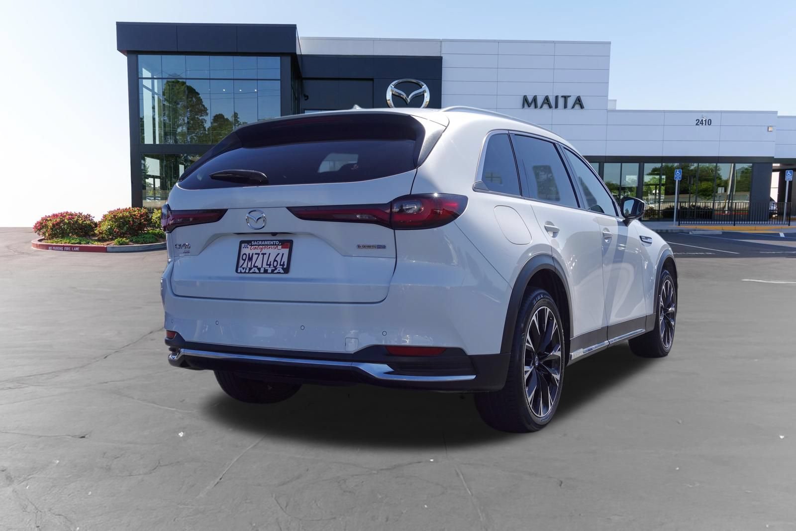 Certified 2024 MAZDA CX-90 Plug-In Hybrid w/ Premium Plus AWD/4WD image 4